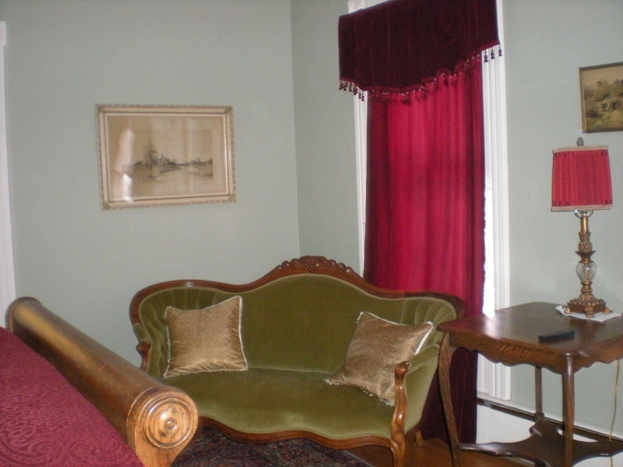 The Fox And The Grapes Bed and Breakfast Lodi Εξωτερικό φωτογραφία